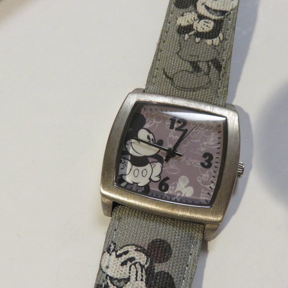 Disney Parks Other - Vintage LIMITED RELEASE DISNEY PARK WATCH/MICK MS